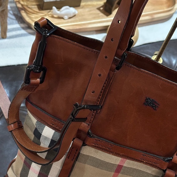 BURBERRY Brown Bridle Housecheck Leather and Canvas Slim Tote, 🤎 GORGEOUS 🧡 - Picture 12 of 16